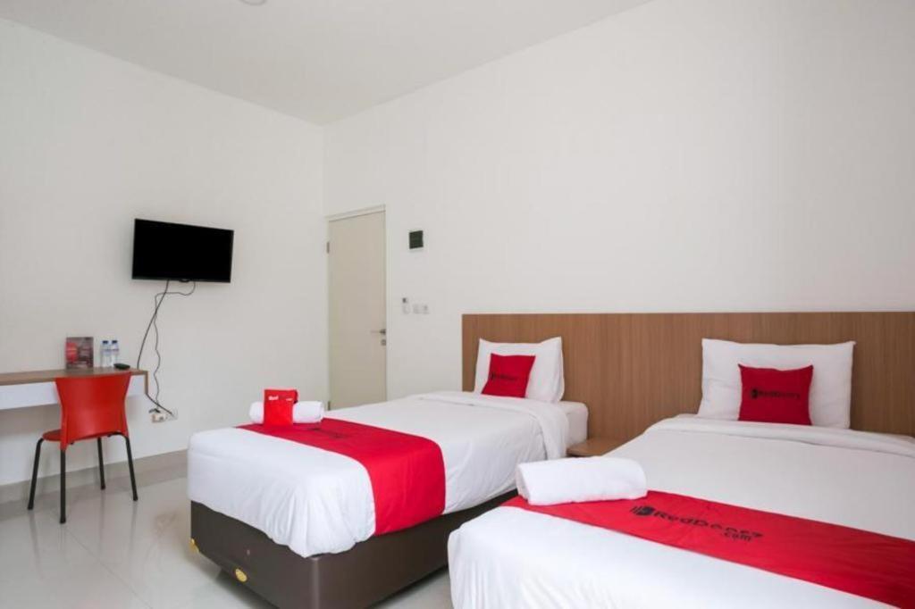 Reddoorz Syariah Near Lapangan Pancasila Simpang Lima Hostel Semarang Luaran gambar