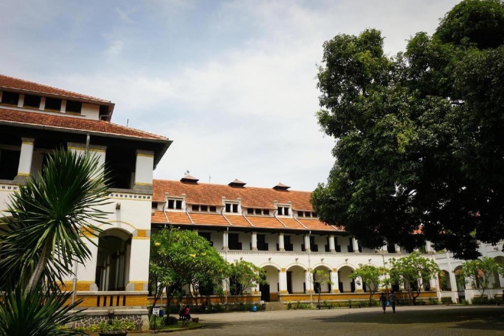 Reddoorz Syariah Near Lapangan Pancasila Simpang Lima Hostel Semarang Luaran gambar