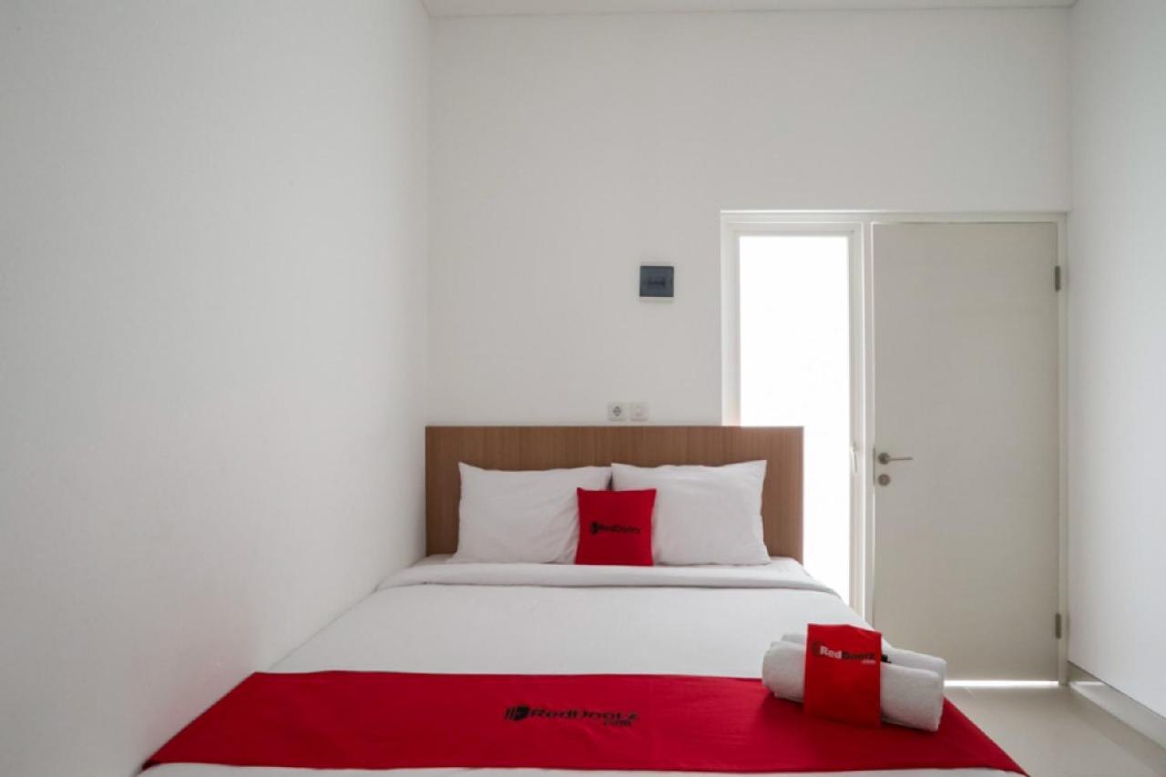 Reddoorz Syariah Near Lapangan Pancasila Simpang Lima Hostel Semarang Luaran gambar