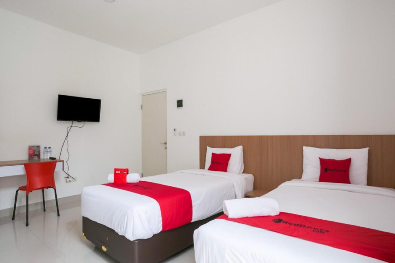 Reddoorz Syariah Near Lapangan Pancasila Simpang Lima Hostel Semarang Luaran gambar