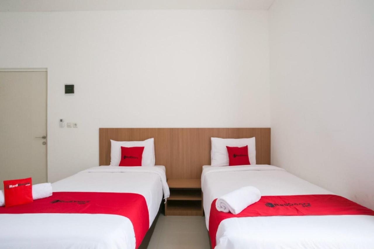 Reddoorz Syariah Near Lapangan Pancasila Simpang Lima Hostel Semarang Luaran gambar